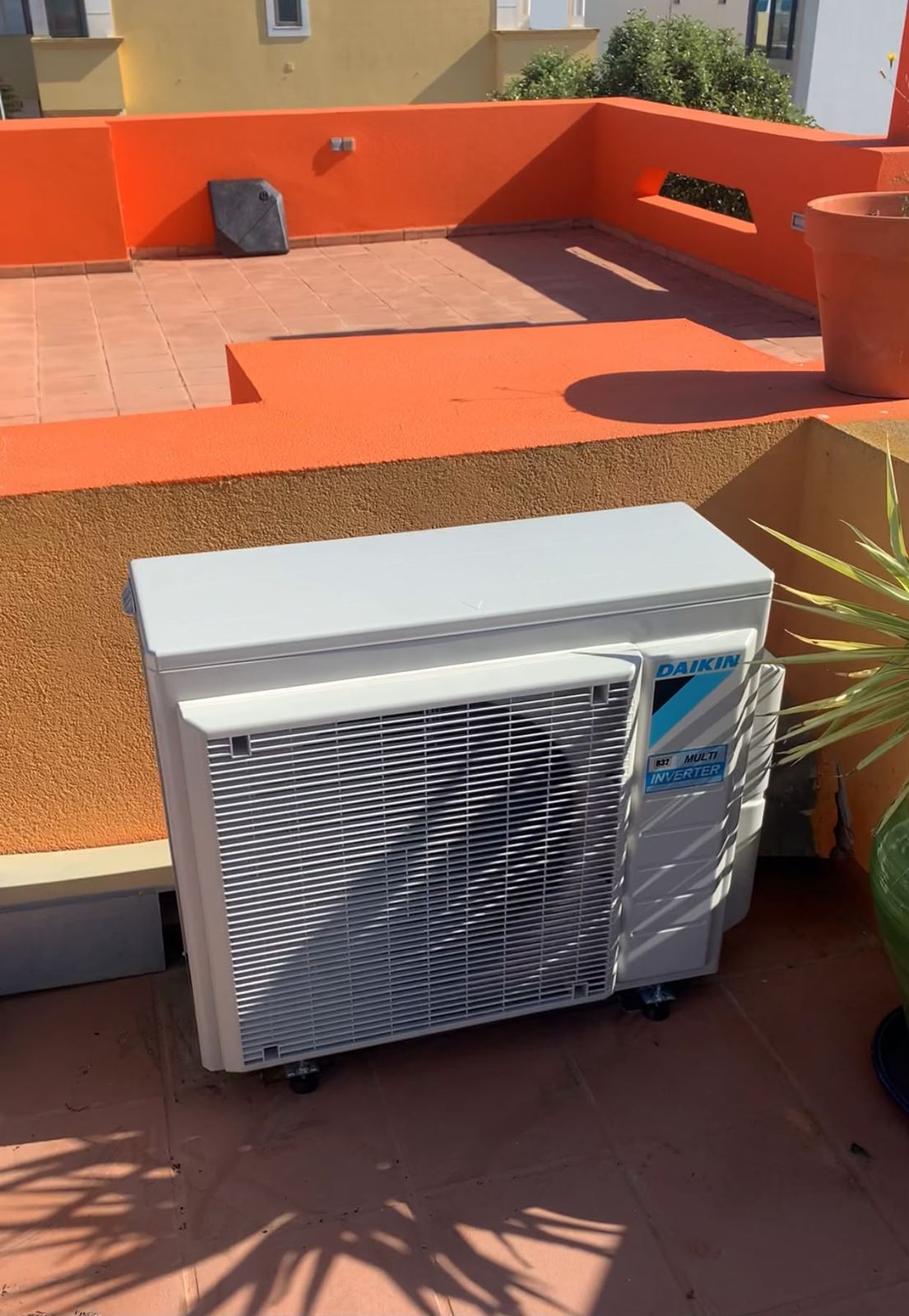 Daikin outdoor unit installed on an Algarve roof terrace